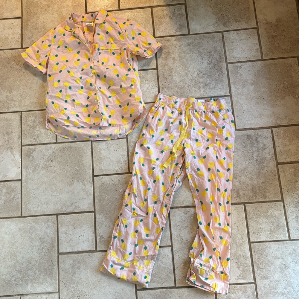 Women’s Pineapple Pajama Set
